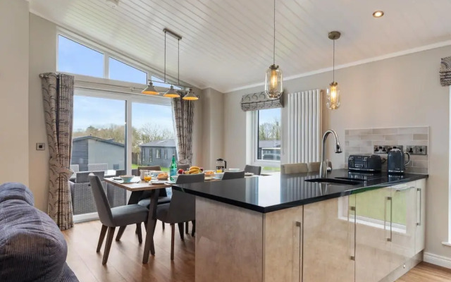 Sandpiper - Luxury Lodge Close to Beach Pet Friendly