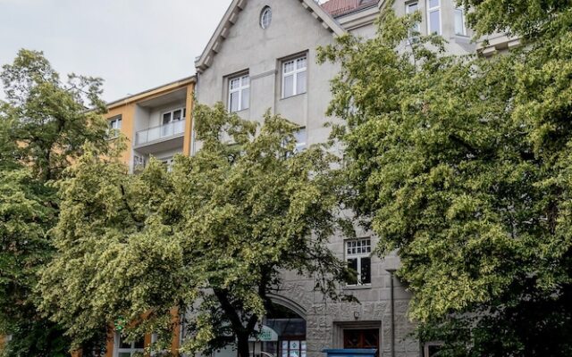 Studio Rynek Dębnicki by Renters