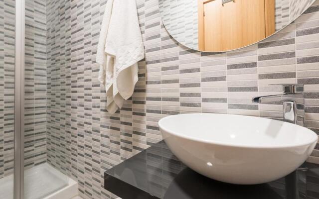 Atico terraza privada piscina centro ac nuevo 1hab