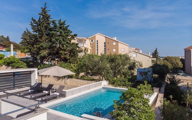 Summer Breeze Apartments