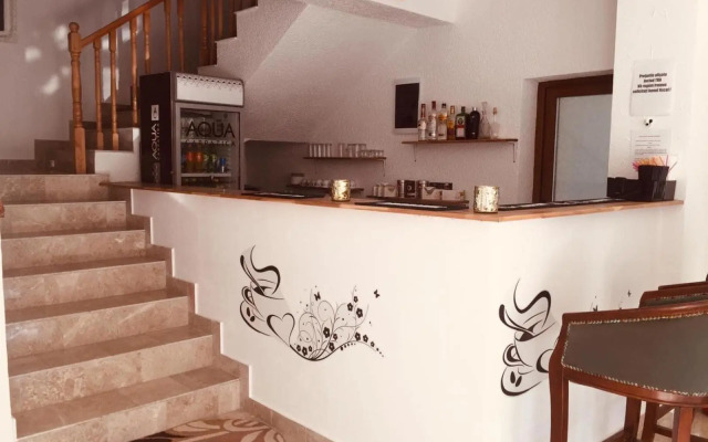 Pensiunea Anotimpuri by Casa Sandu