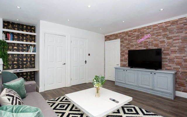 Hamlet Mews by Sorted Stay