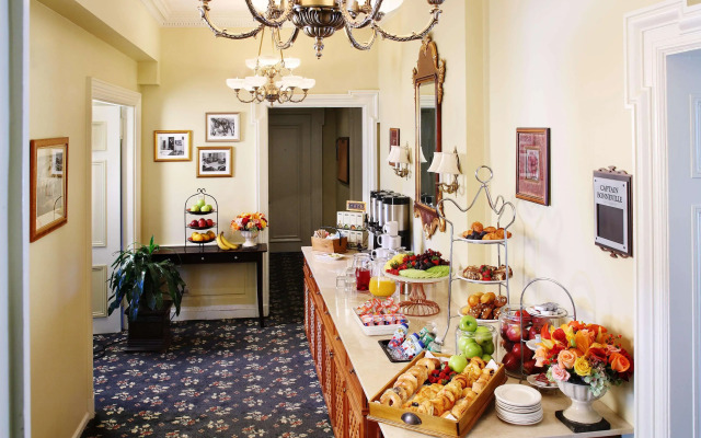 Tarrytown House Estate