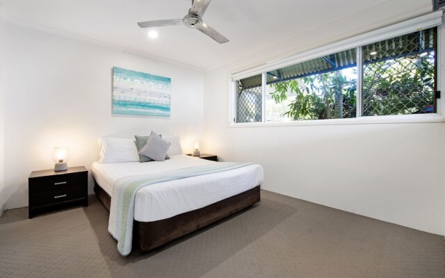 Diamond Beach 3 Bedroom Poolside Apartment - 34