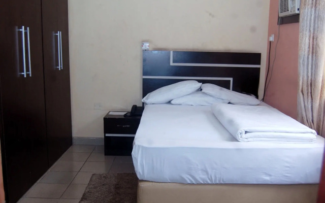 Oasis Green Garden Hotel