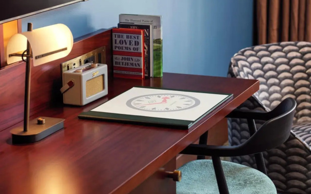 St. Pancras London, Autograph Collection ®