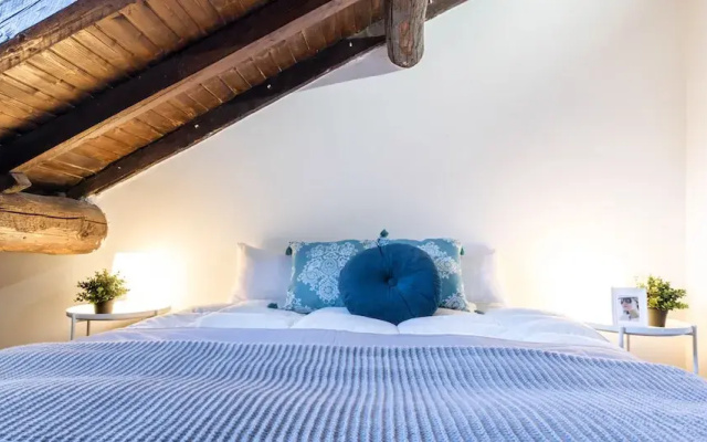 JOIVY Big Wooden Apartment for 6 near Milano Center
