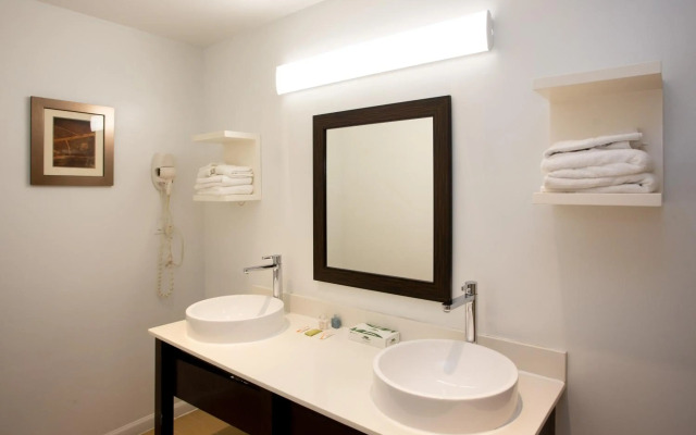 Super 8 By Wyndham Virginia Beach Oceanfront