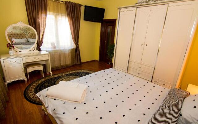 Charming Apartment in Villa near Airport