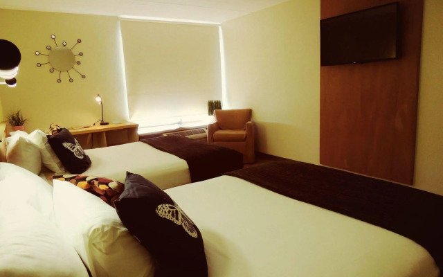 Hotel 502