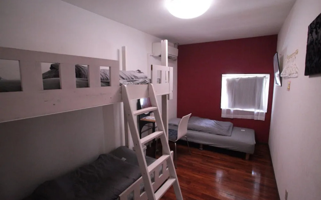 Guesthouse Unity – Guest Rooms – Okinawa