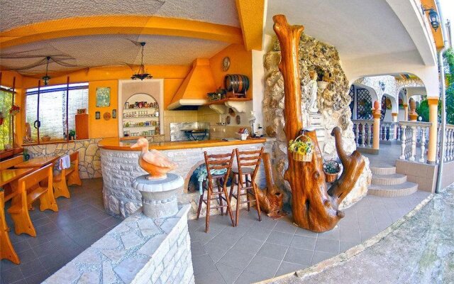 Olive Apartments