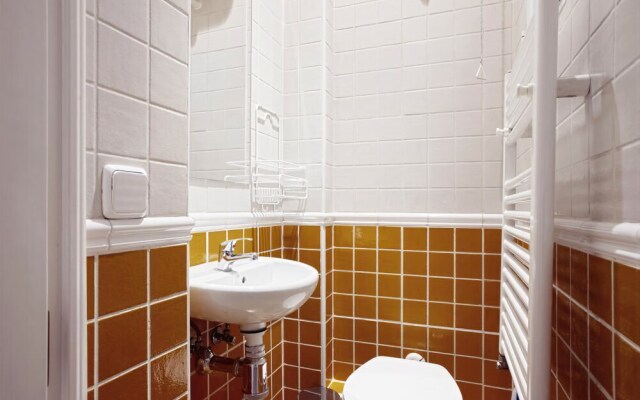 Near Reina Sofía Museum. 6pax. 2bedrooms. Reina Sofia III