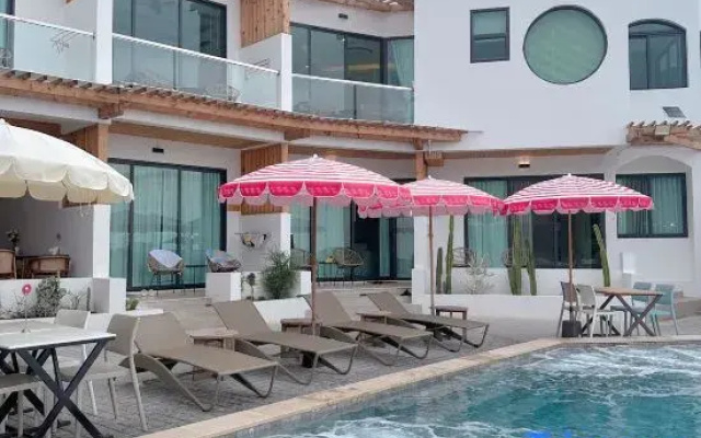 ENNKAI Beachfront Resort Koh Larn