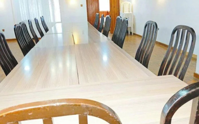 4 Tee's Hotel Rongai