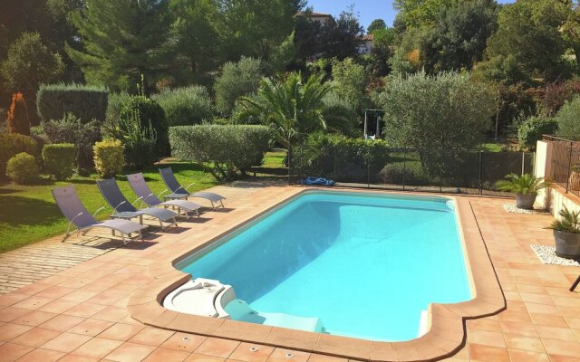 Comfortable Holiday Home in Flayosc With Private Garden