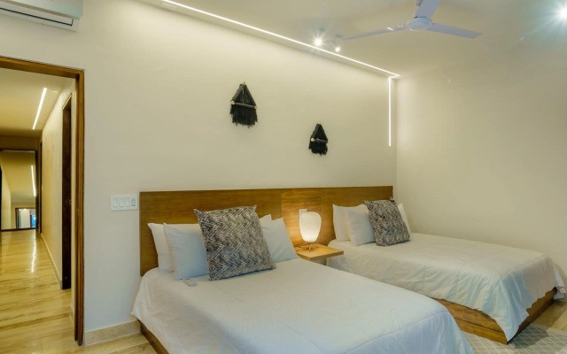 106 Beautiful Garden Apartment with Private Pool