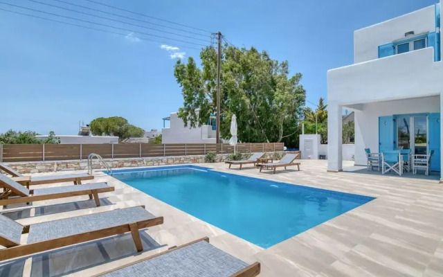 Seaside Splendor - Apollo s Poolside Retreat