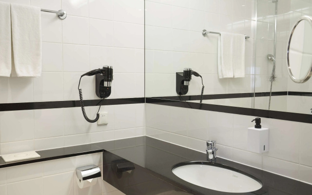 Standard Plus Twin room (twin beds)