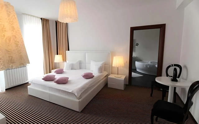 Alex&George Boutique Hotel