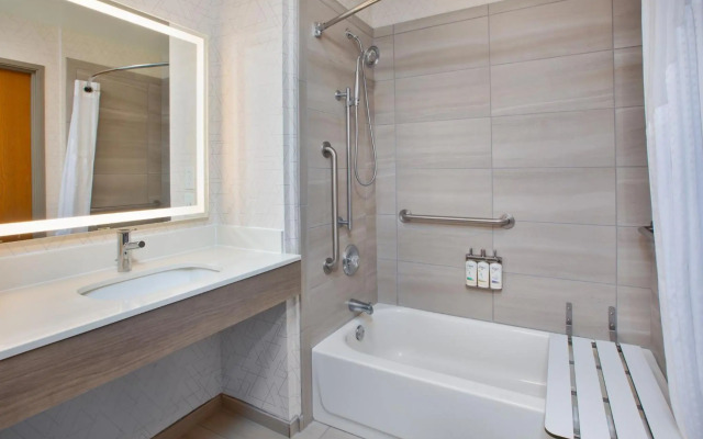 Holiday Inn Express & Suites Buffalo by IHG