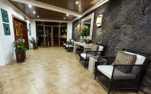 Iguana Crossing Boutique Hotel