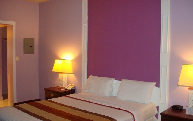 Grewals Inn and Suites by Elevate Rooms
