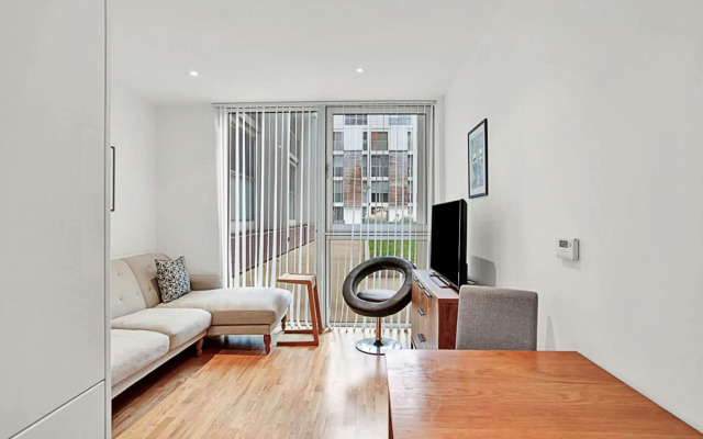 Urban Retreat: Stylish 1-bed Bliss