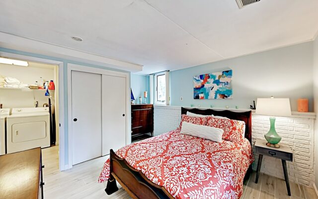 Cape Cod Retreat - 3 Br Home