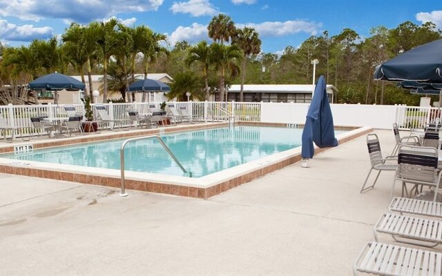 Club Naples RV Resort