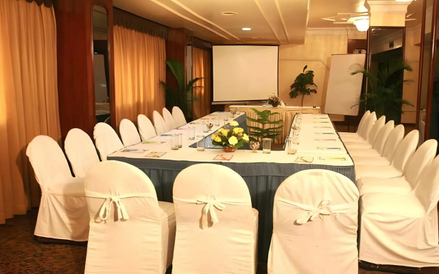 Dynasty Hotel