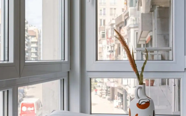 Lovely Apartment With Lateral sea View