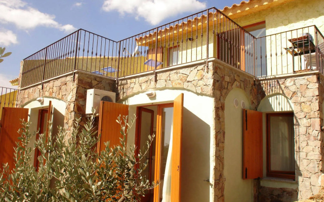 Le Domus De Chia