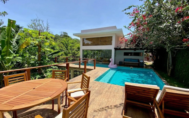 Casa c/ Piscina Privativa, 3 Suítes Sala integrada