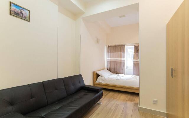 Hyde Park Quality Apartment