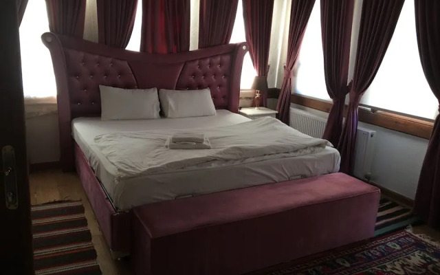 Kuscu Han Otel