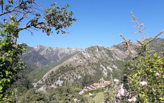 Chalet With 2 Bedrooms in Saint-martin-vésubie, With Wonderful Mountai