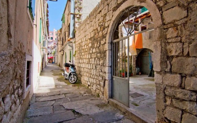 Luxury Old Town Suites