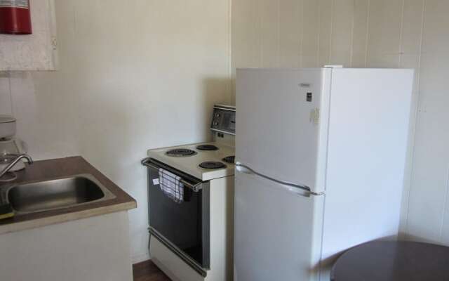 Chetwynd Court Motel