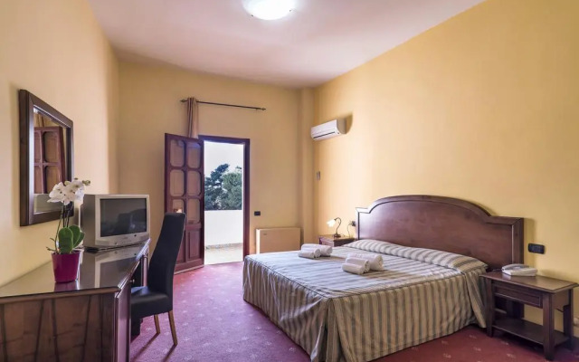 Hotel Akrabello
