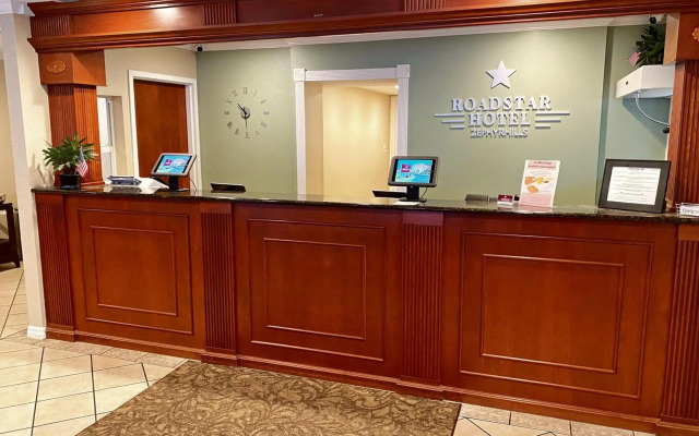 Roadstar Hotel Zephyrhills