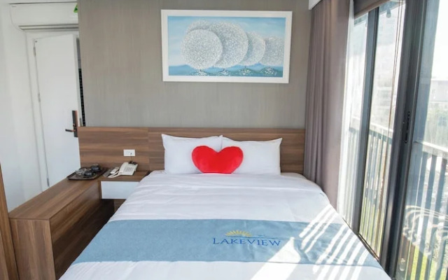Lake View Hotel