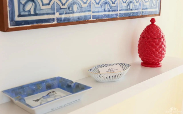 Azulejos' Charming Apartment with Terrace 2 by Lisbonne Collection