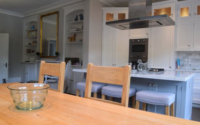 Stunning 4 Bedroom House in Balham