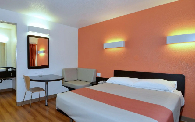 Motel 6 Palm Desert, CA - Palm Springs Area