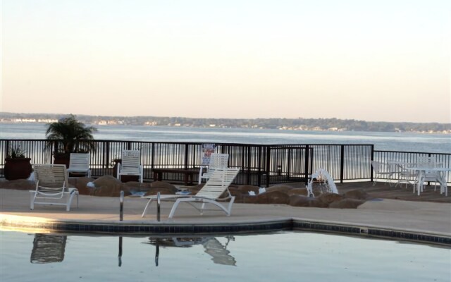 Southern Empress Lakeside Condominiums