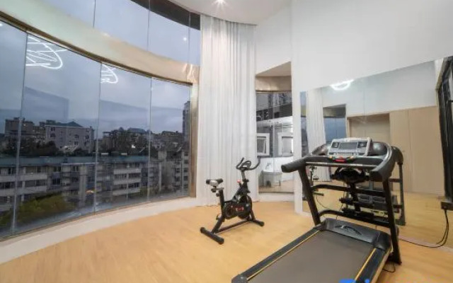 Weike Cinema Hotel (Jingdezhen People's Square Branch)