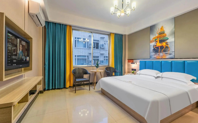 an you Bussiness Hotel(遂溪安由商务酒店)