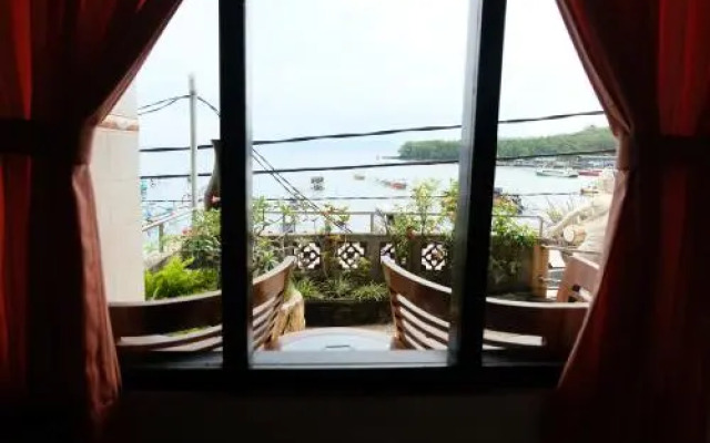 Kerti Beach Bungalow and Restaurant