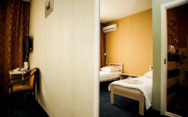 Biplan Hotel